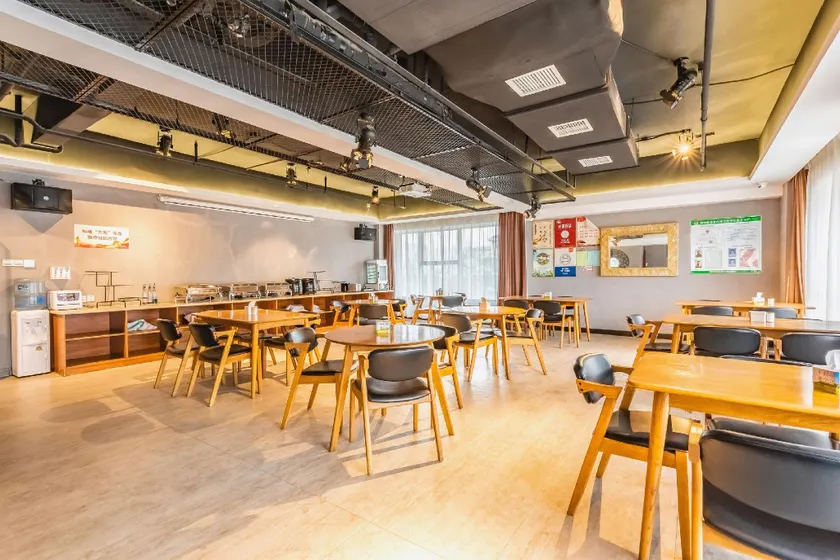 James Joyce Coffetel Shijiazhuang Century Park Shiji Huamao - Image 1