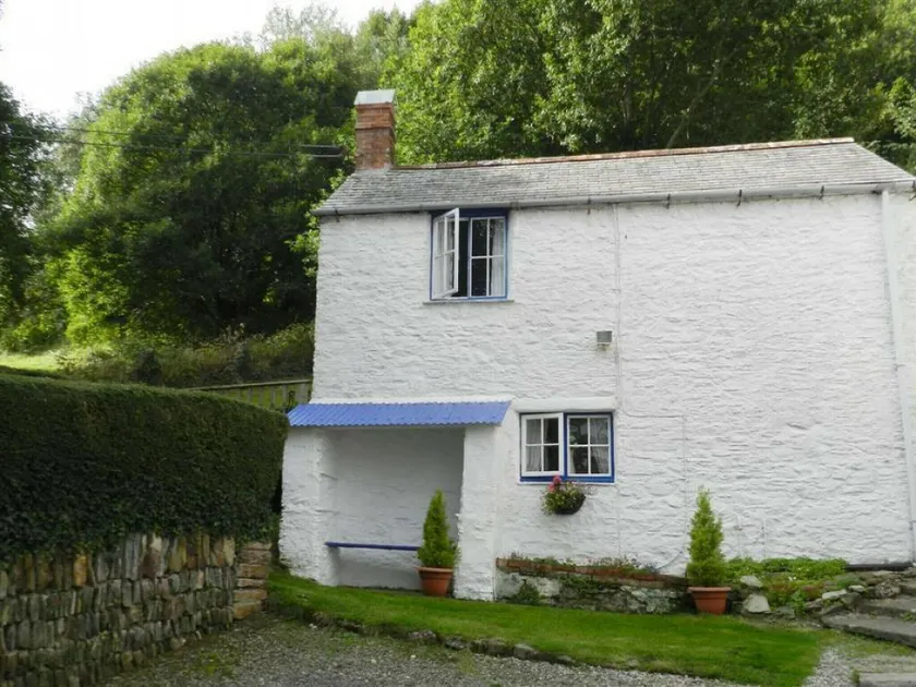 Quaint Holiday Home in Combe Martin near Beach - Image 1