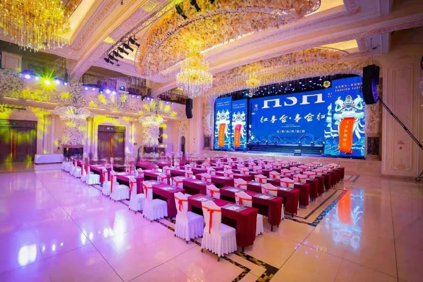 Hong Shi Hui Business Hotel—Platinum Residence - Image 1