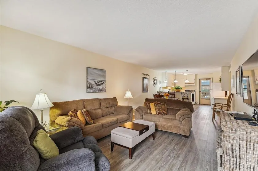 Venus 219 - 2nd Floor 1 BR on Okaloosa Island with easy beach access by RedAwning - Image 1