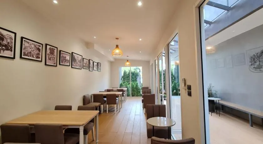 35 Bow Hotel - Image 1