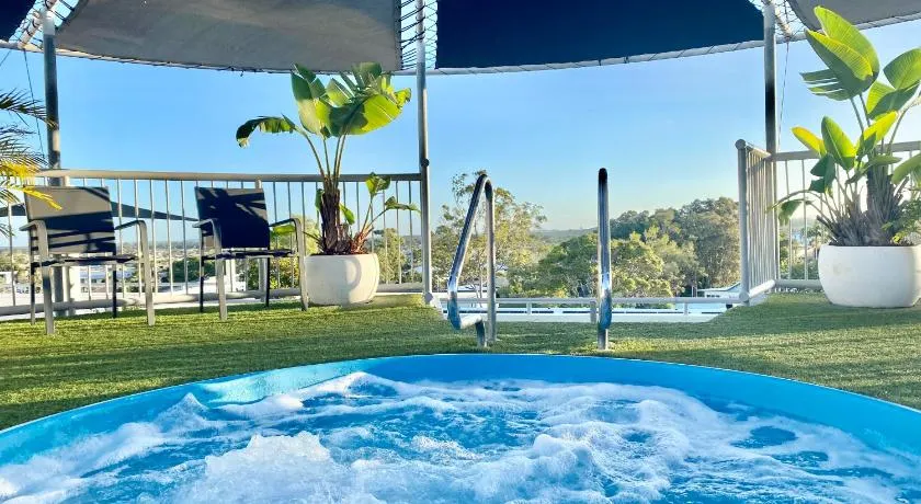 Mooloolab Beach Paradise 2 bedroom Unit - 350m from Beach - Image 1