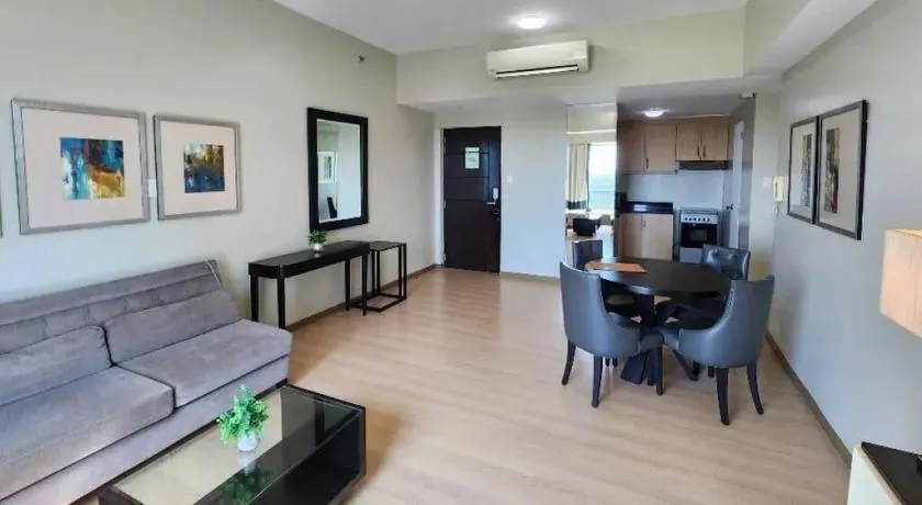 Spacious BGC 2 BR with a view - Image 1
