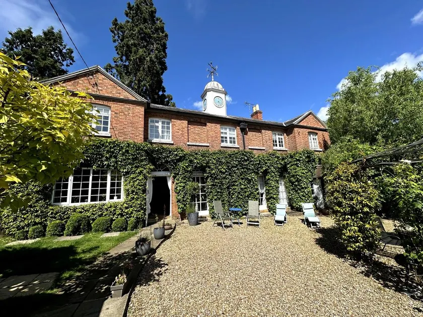 Huntershields Country Manor - Image 1