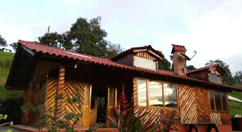 CASA LA KOCHA, Cabin, Hostal en la Laguna de la Cocha - Image 1