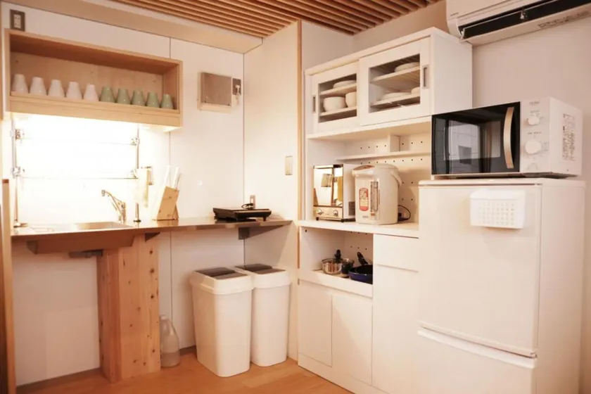 Poly Hostel 2 Namba - Image 1