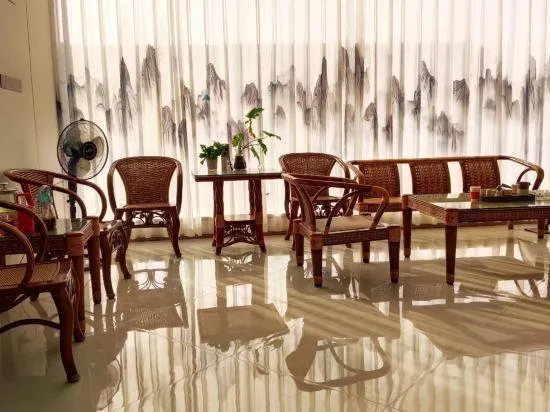 Zhongshan Business Hotel - Image 1