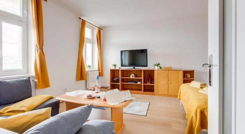 Sunshine Apartment near the City center - Image 1