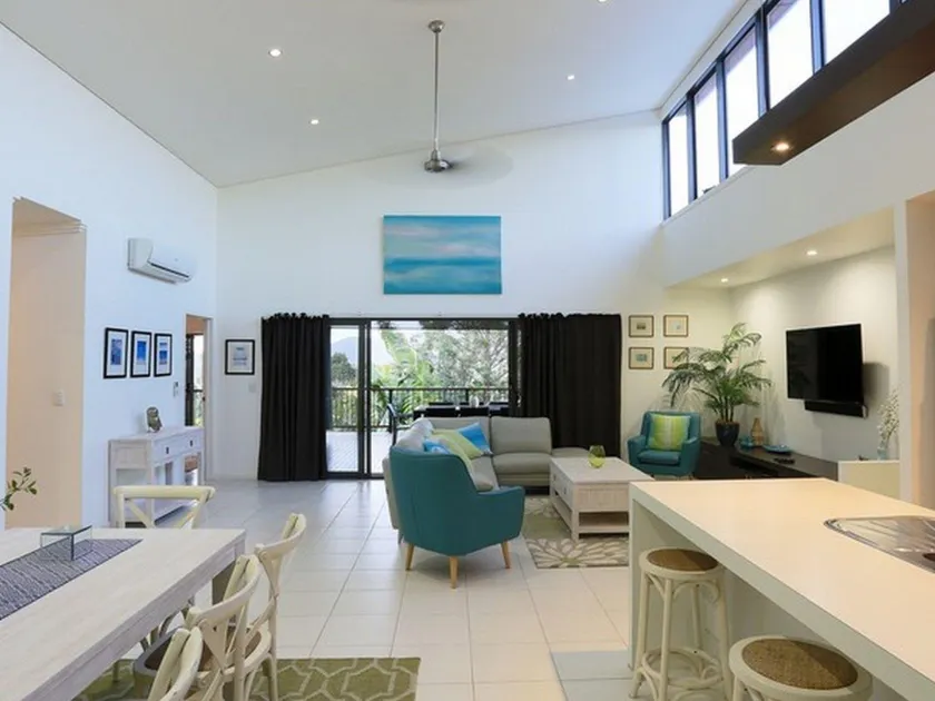 Hilltop Views - Cannonvale - Image 1