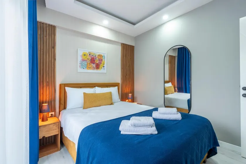 MaxiHomes Highland & Navy Modern Stay - Image 1