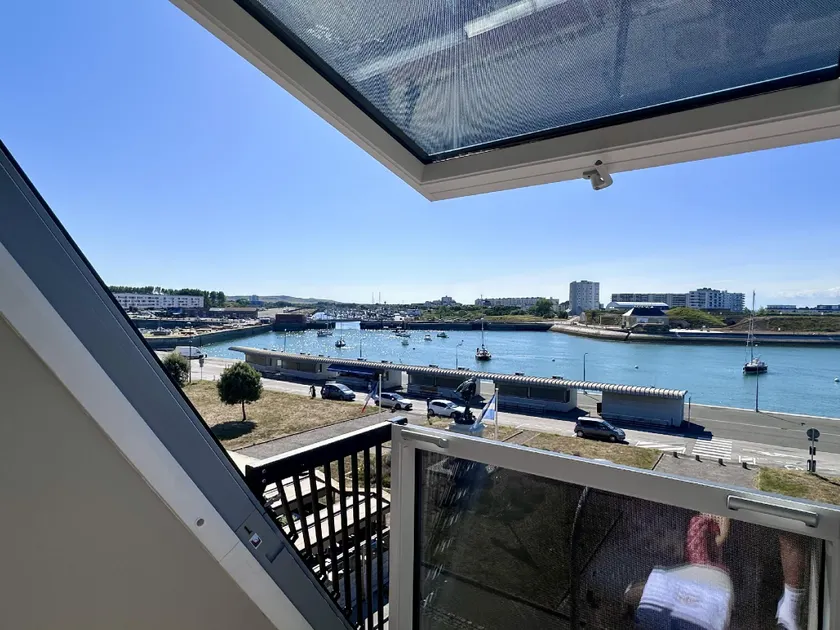 AMMG Tour Marina – Suites Signature | Vue Mer Panoramique, Jacuzzi & Design - Image 1