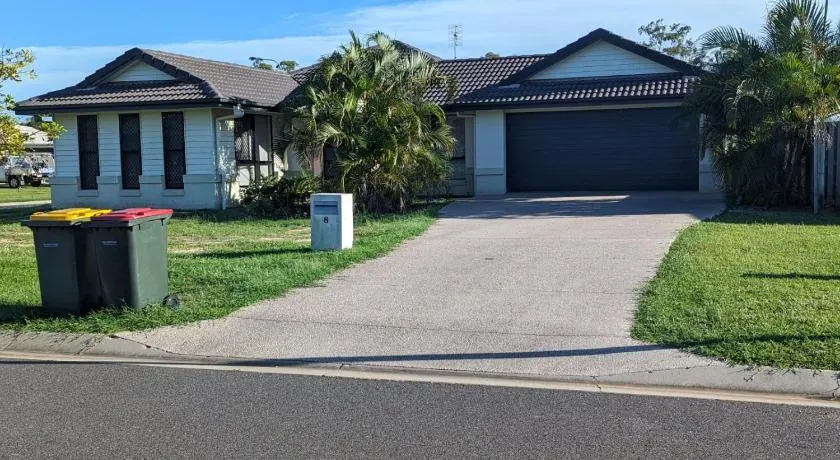 Spacious Entire 4Bedroom House in Gladstone 1 to 8 People can Stay - Image 1