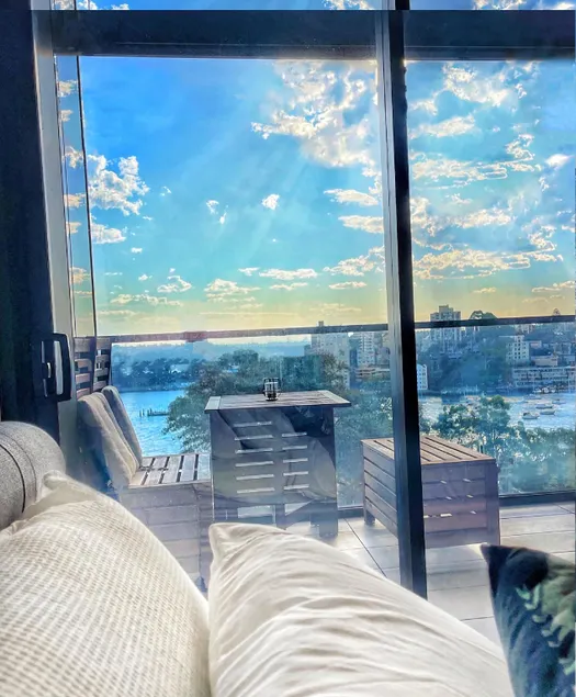 Luxurious 2 bed apartments Lavender Bay view - Image 1