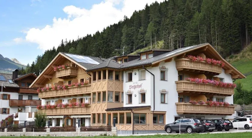 Almhotel Bergerhof - Image 1