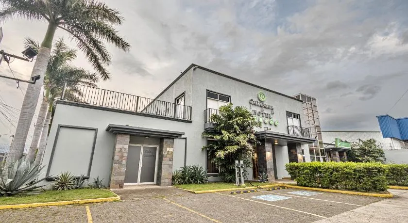 Hotel Caña Brava Inn - Image 1