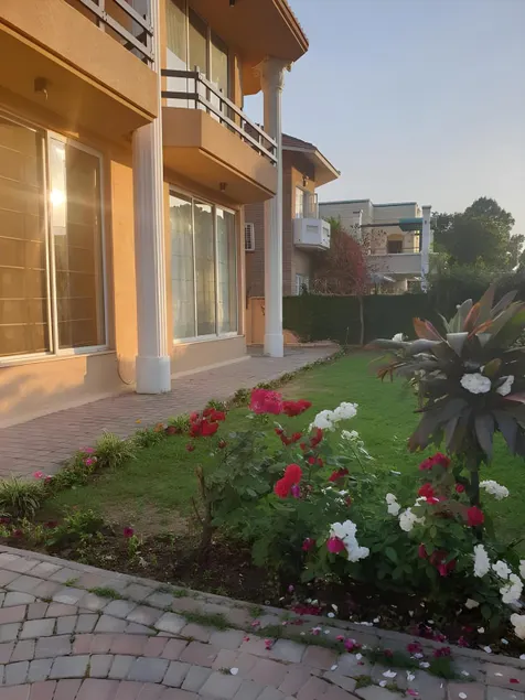 Royal Villa Guest House - Image 1