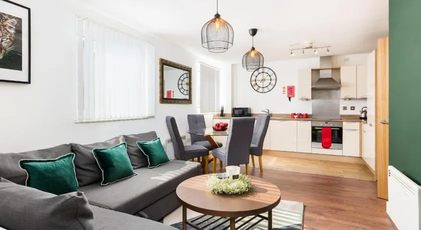 The Bell Suite by Prime Stays - Stylish 2 Bedroom in City Centre With Balcony & Gated Parking - Image 1