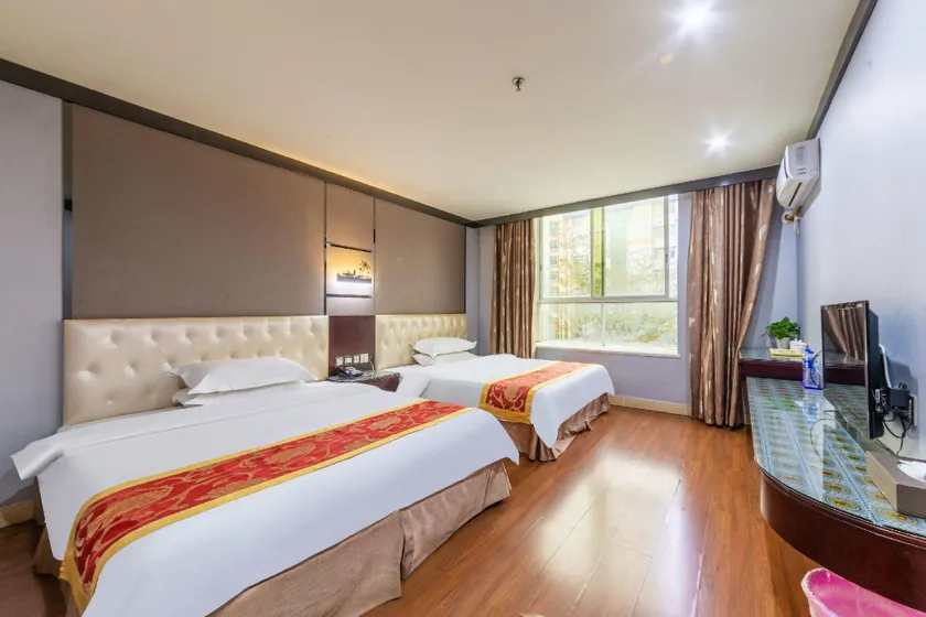 Huating Business Hotel (Heyuan Longchuan Railway Station Branch) - Image 1