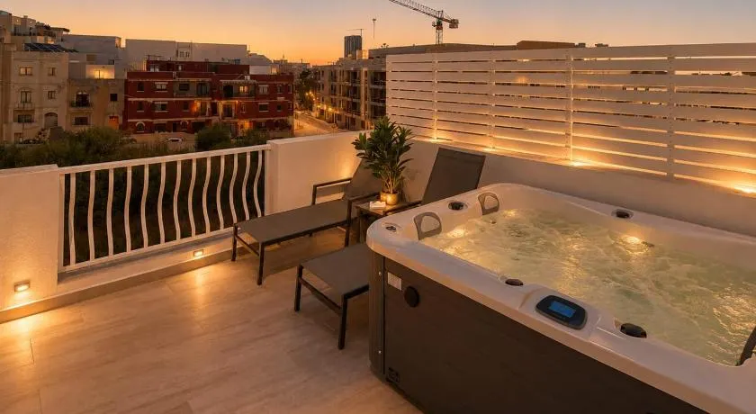 Spacious Townhouse - Private Jacuzzi -Swieqi - Image 1