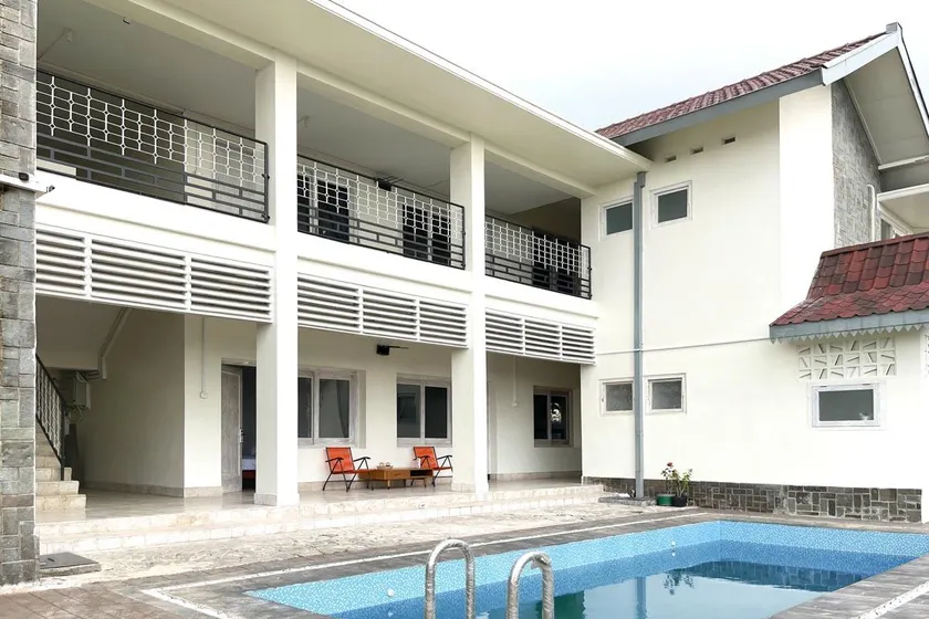 Urbanview Wisma Nirwana Tretes near Cimory Prigen - Image 1