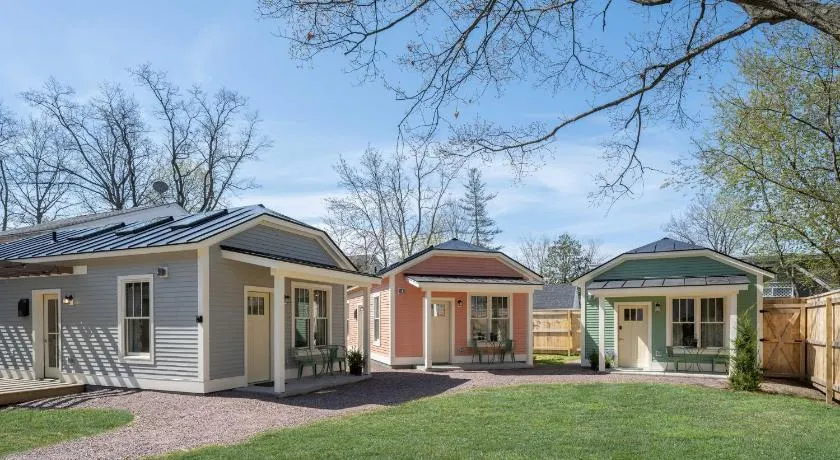 Queen City Bungalow & Cottages - Image 1
