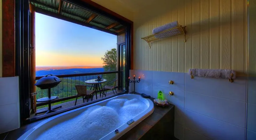 At Remingtons Private Cottages Montville - Image 1
