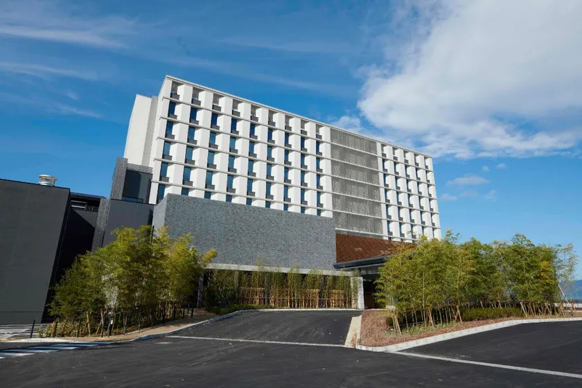 HOTEL CLAD - Image 1