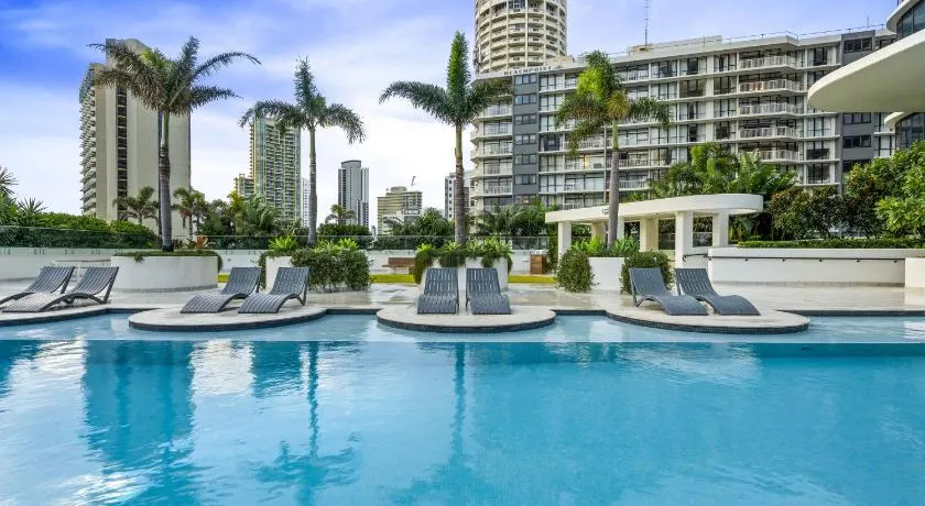 LUXURY HIGH FLOOR 3 Bedroom Unit with OCEAN Views - Q Stay - Image 1