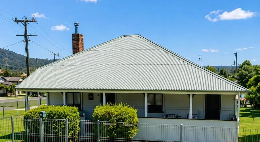 Dillons Cottage - Image 1