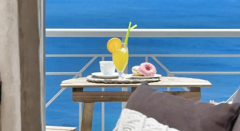 TOP SUITES - Image 1