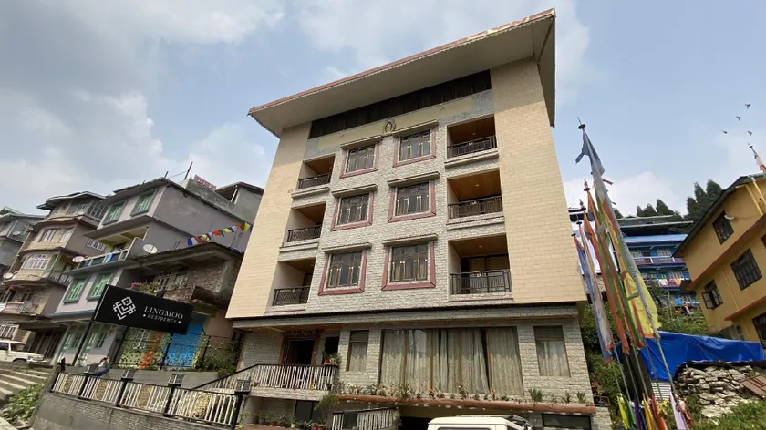 Lingmoo Residency - Image 1