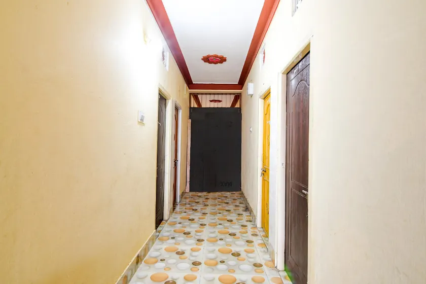 SPOT ON DHAULI PALACE 2 - Image 1