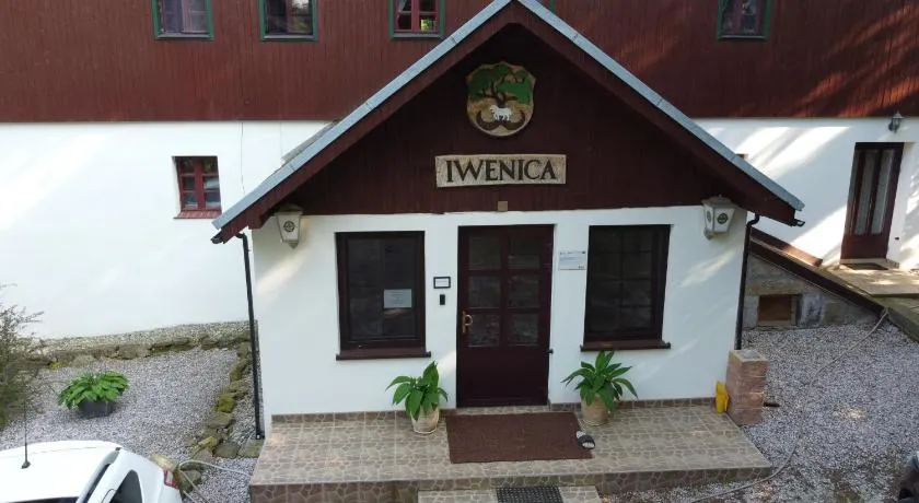 Iwenica - Image 1