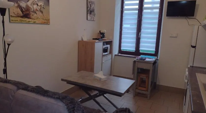 Appartement 1er etage proche des Termes - Image 1