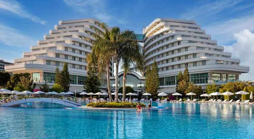 Miracle Resort Hotel - Image 1