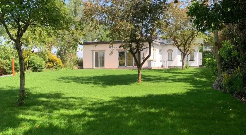 Crossing Cottage Sleeps 6 Parking, Family & Contractors Newark - Image 1