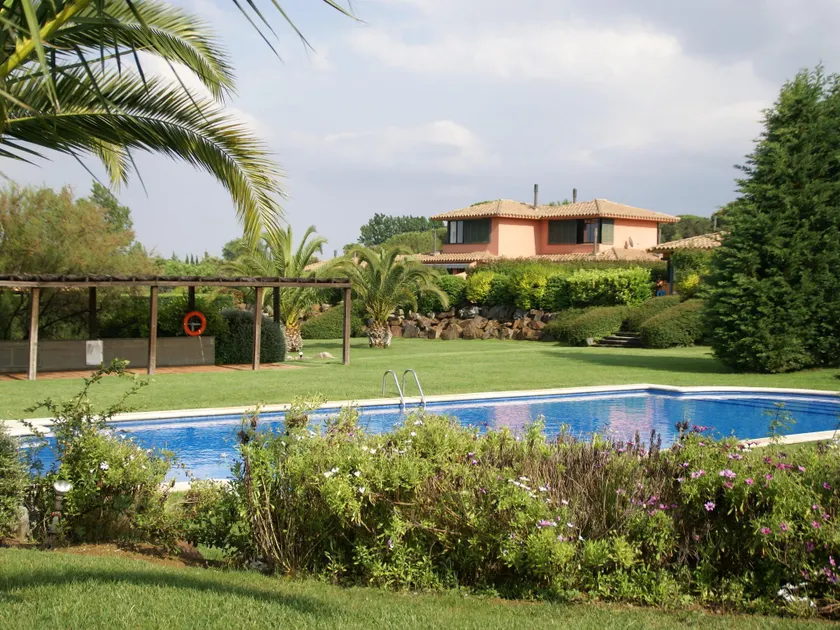 Quaint Villa in Navata with Fenced Garden - Image 1