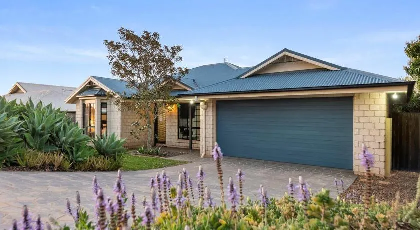 Arcadia House - Image 1