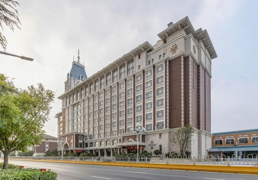 Sanley Morris Hotel - Image 1