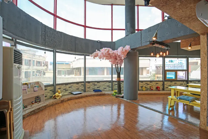 Dashim Guest House - Image 1