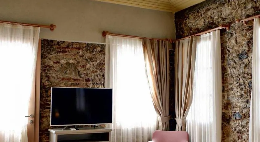 Bono Hotel Old Town - Image 1
