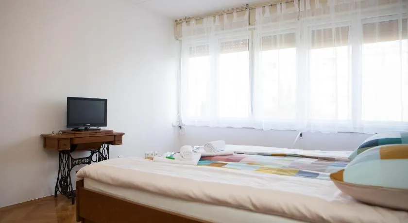 Apartment Star - Image 1