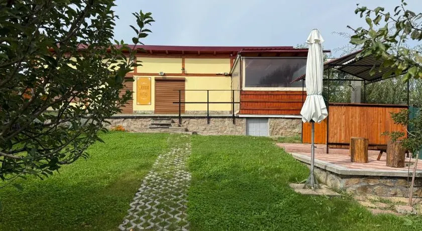 Casuta MARI - Image 1