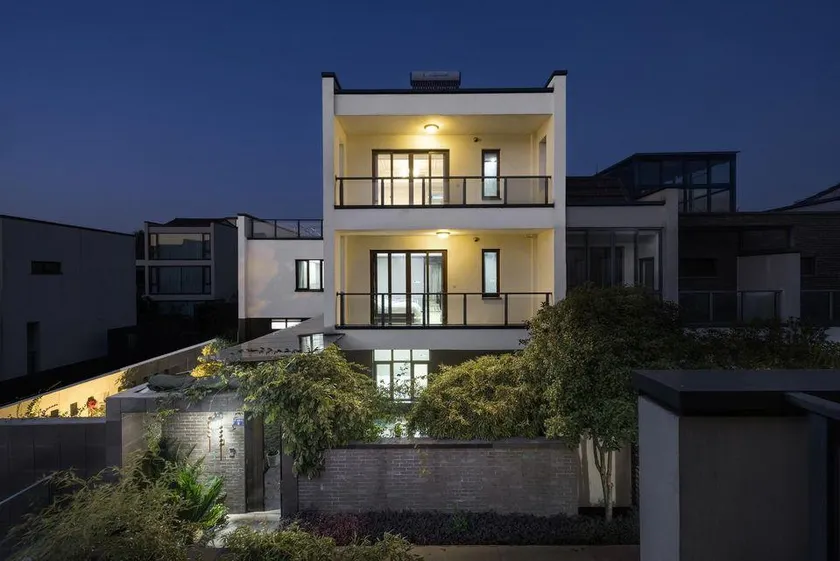 Wangfu Holiday Villa - Image 1