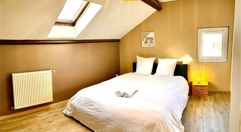 Logement indépendant 1 à 2 chambres, idéal séjour Bourg en bresse - Image 1