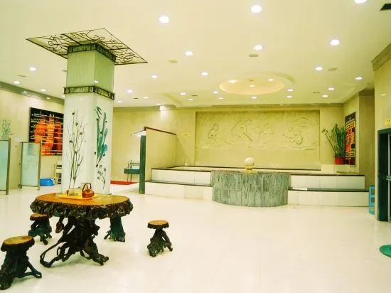 Taiyuan Textile Business Hotel - Image 1
