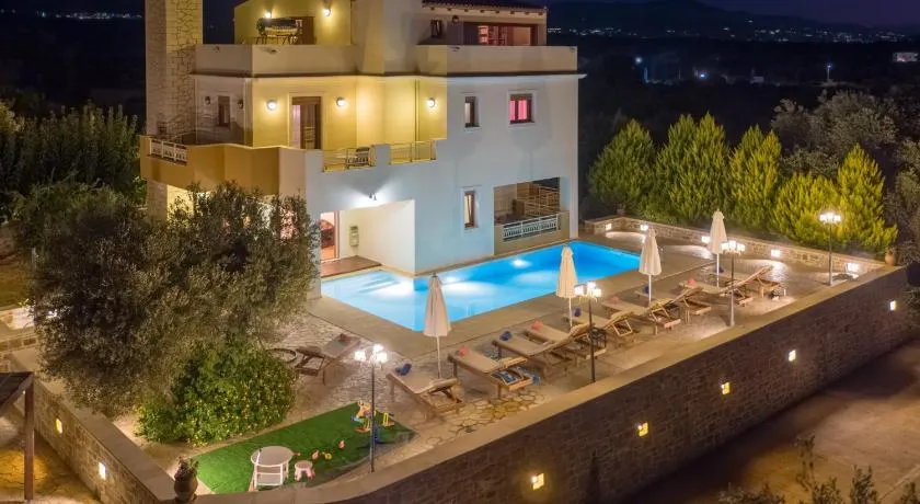 Newly Renovated Villa 4 Seasons with BBQ, private pool, ping pong and football table - Image 1