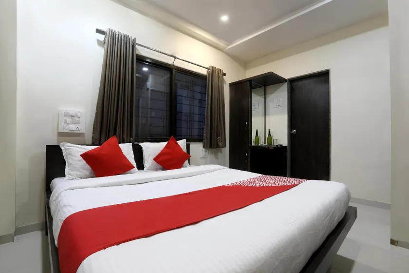 OYO 12205 Vishnupriya Regency - Image 1