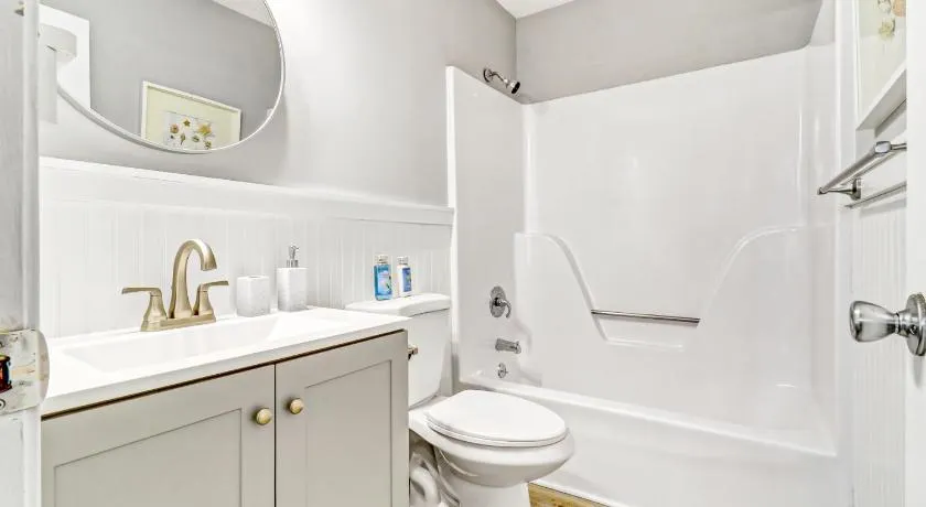 Spa at Port Royal Sound 3237 - Image 1