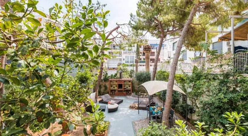 3 bedroom Apartment with private garden on top location Sitges centre beach - Image 1